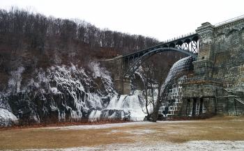 Croton Dam walkway and spillover from below