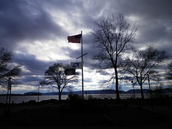 Another windy day along the Hudson River