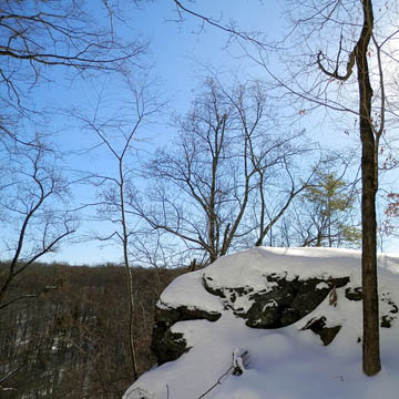 Middle overlook on Overlook trail. © 2015 Peter Wetzel
