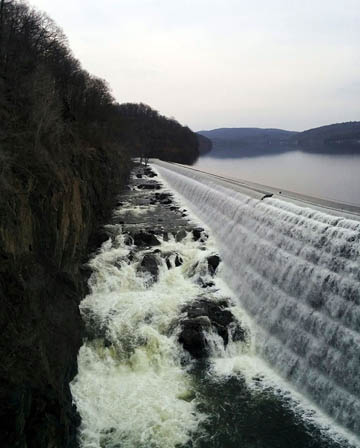 New Croton Dam spillway © 2017 Peter Wetzel.