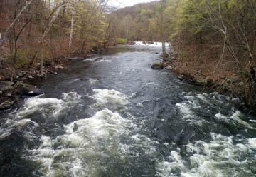 Croton River, looking upstream © 2017 Peter Wetzel.